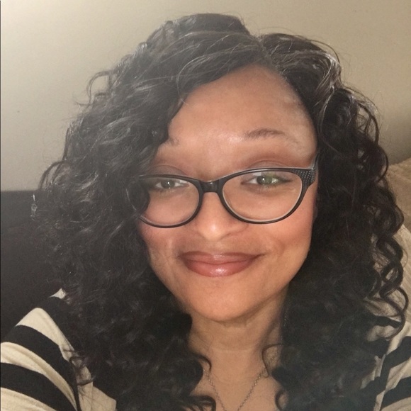 Meet your Posher, Lurenza - Picture 1 of 1